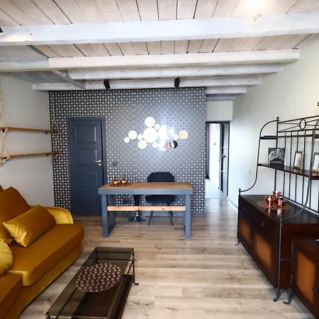 アパート Center パランガ